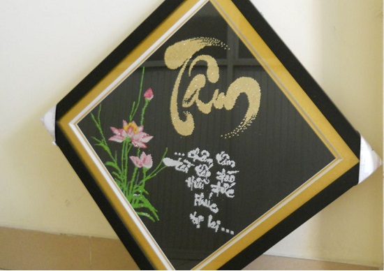 Tranh thêu chữ tâm tnc05